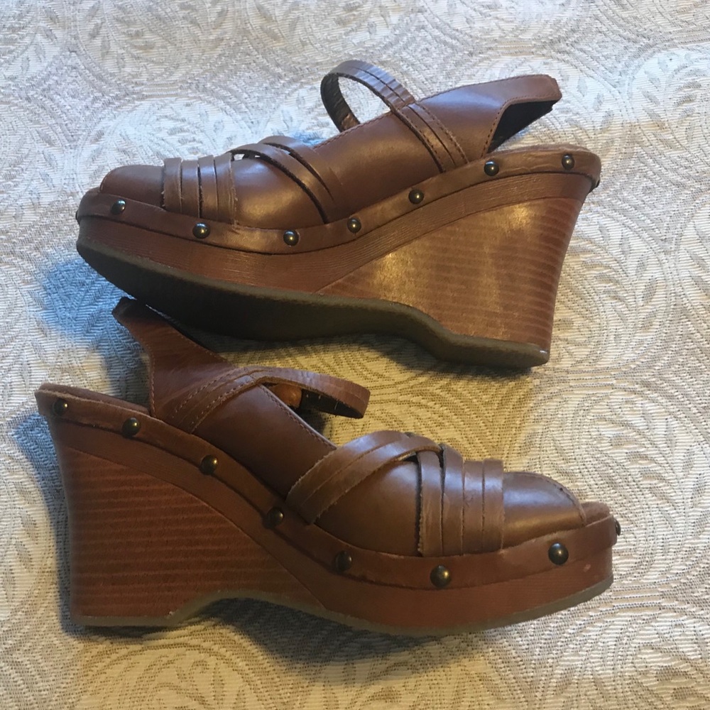 Report sandals, like new
